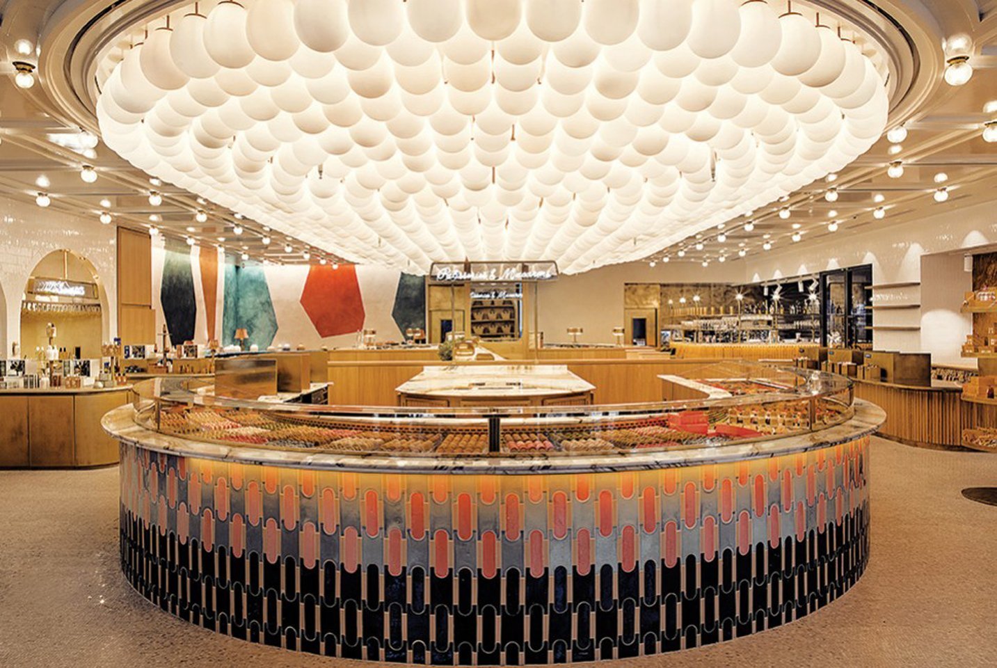 Pierre Hermé displays L'Arbre à Café on the Champs Élysées - L'Arbre à Café